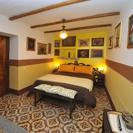 Guest house La Canonica Dei Fiori - Anna Fendi Country House