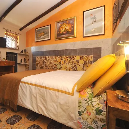 Guest house La Canonica Dei Fiori - Anna Fendi Country House