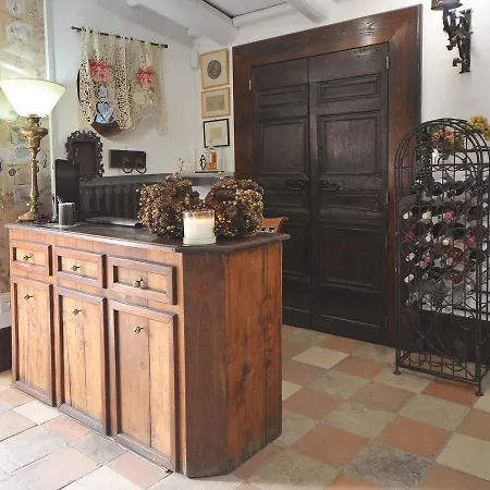 Guest house La Canonica Dei Fiori - Anna Fendi Country House *